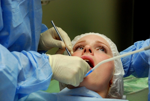 стоматологическая-операция